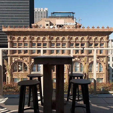 Three-bedroom On W Van Buren Street Apt 801 *