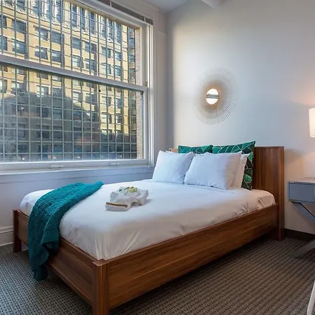 Three-bedroom On W Van Buren Street Apt 801 * Chicago