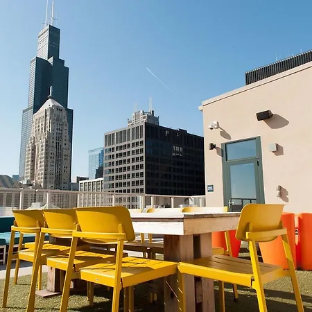 Three-bedroom On W Van Buren Street Apt 801 *