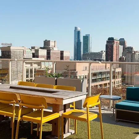 Three-bedroom On W Van Buren Street Apt 801