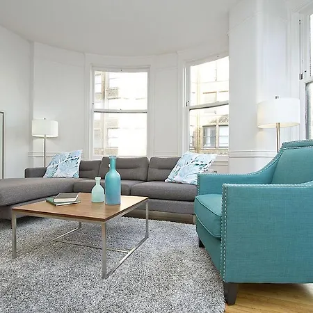 Three-bedroom On W Van Buren Street Apt 701