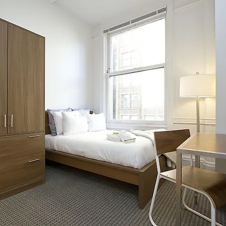Three-bedroom On W Van Buren Street Apt 701 Chicago