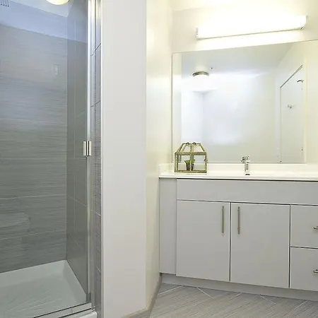 Three-bedroom On W Van Buren Street Apt 701 Apartment