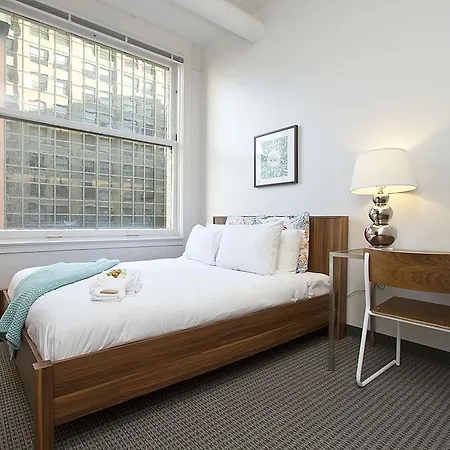 Apartment Three-bedroom On W Van Buren Street Apt 701