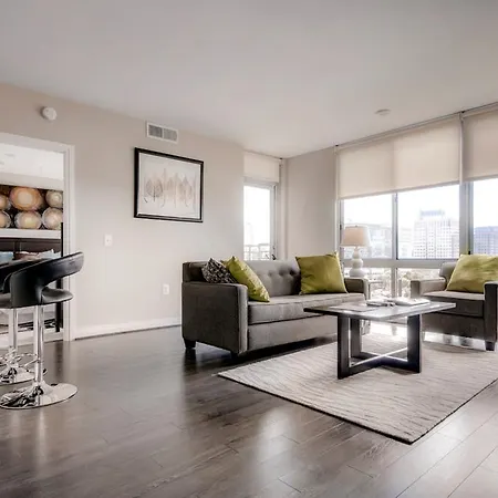 Global Luxury Suites At Block 37 Apartment