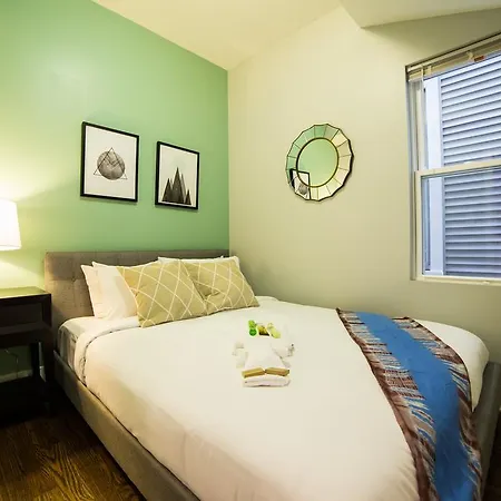 Two-bedroom On W Barry Avenue Apt 1f