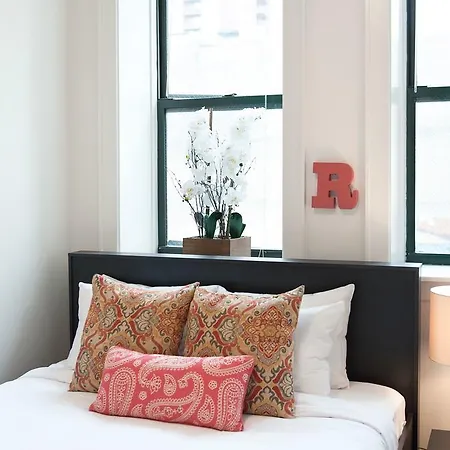 Apartment One-bedroom On E Roosevelt Road Apt 503 *