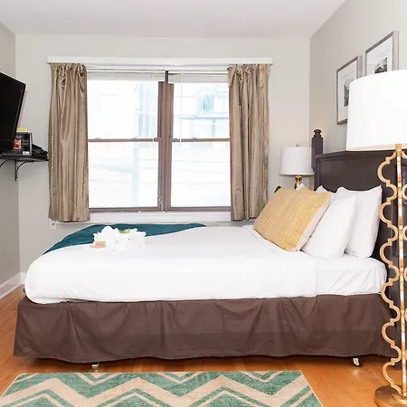 Studio On E Bellevue Place Apt 1c Apartment Chicago
