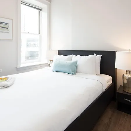 Apartment One-bedroom On E Roosevelt Road Apt 302 Chicago