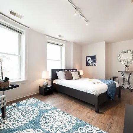 Studio On E Roosevelt Road Apt 705 Apartment *