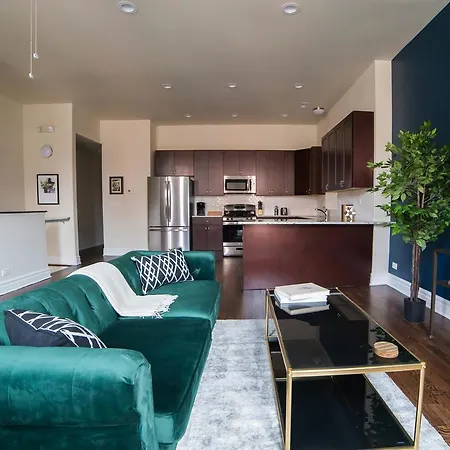Sonder — N Halsted 3* Chicago