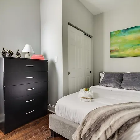 Aparthotel Sonder — Clark Street Chicago