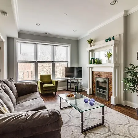 Aparthotel Sonder — Clark Street Chicago