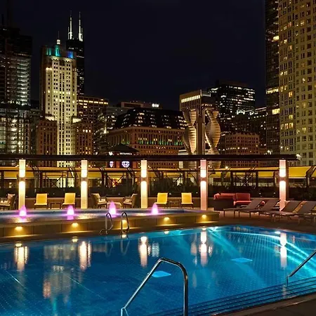 Apartment Modern River North
