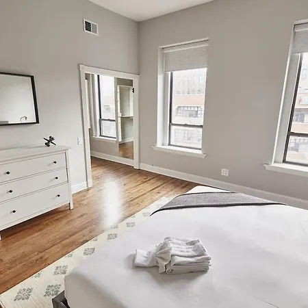 Sonder — North Wells Chicago