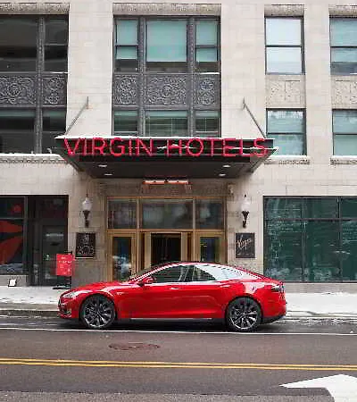 Sports Illustrated 4* Chicago