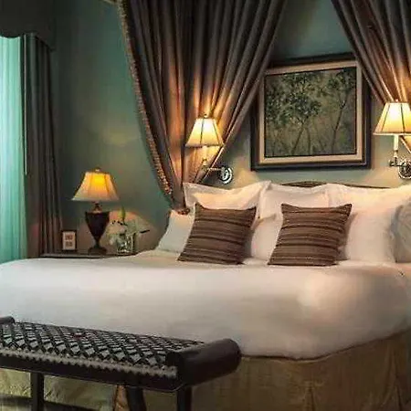The Blackstone, Autograph Collection 4*