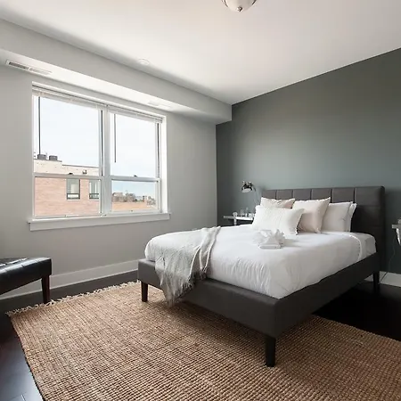 Sonder — Restaurant Row Aparthotel 4*