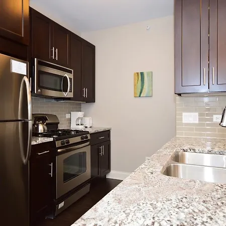Apartment Modern River North