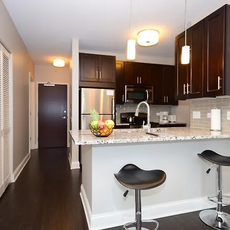 Apartment Modern River North