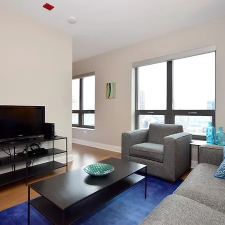 Apartment Modern River North Chicago