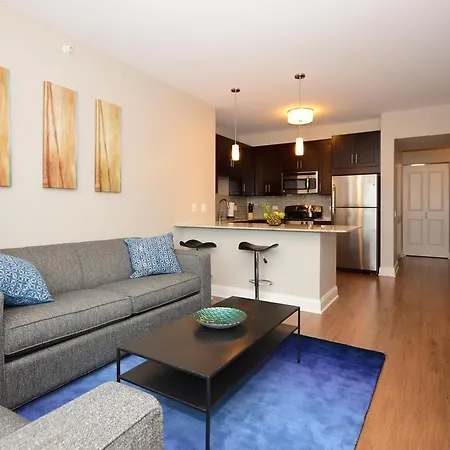Apartment Modern River North