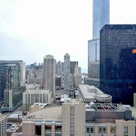 Apartment Modern River North Chicago