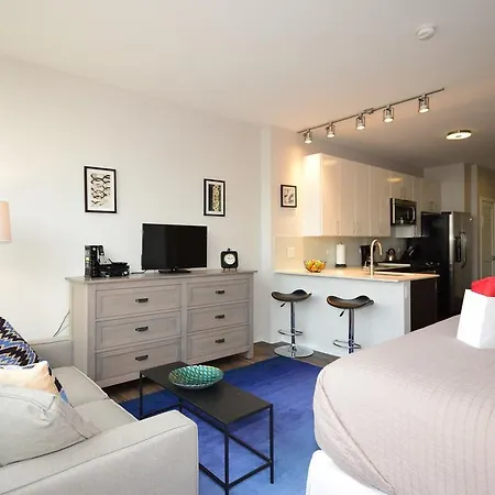 Apartment Modern Greek Town *