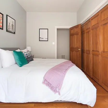 Aparthotel Four-bedroom On N Orchard Street Apt 3 Chicago