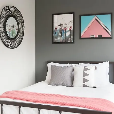 Four-bedroom On N Orchard Street Apt 3 * Chicago