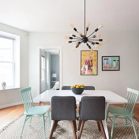 Four-bedroom On N Orchard Street Apt 3 Aparthotel Chicago