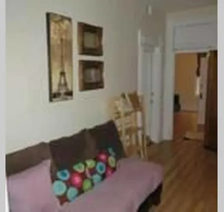 Grand 4 Bedroom Apartment- United Center *