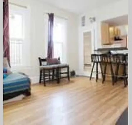 Grand 4 Bedroom Apartment- United Center