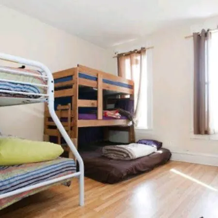 Grand 4 Bedroom Apartment- United Center Apartment *