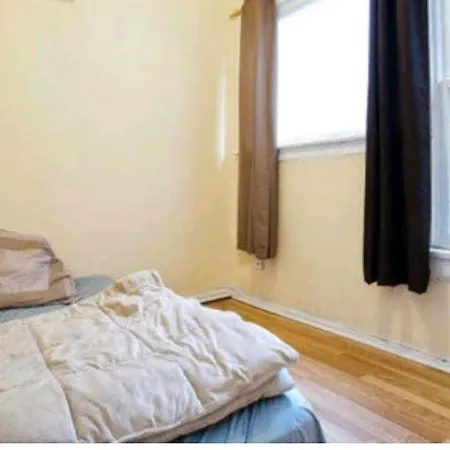 Grand 4 Bedroom Apartment- United Center * Chicago