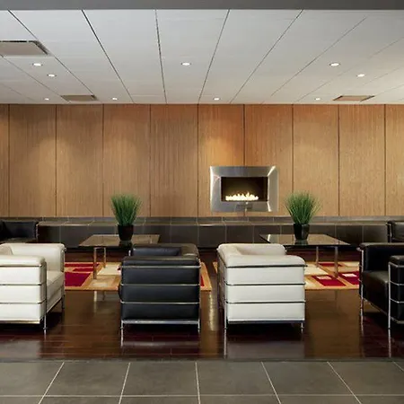 Hampton Downtown/magnificent Mile Hotel 3*