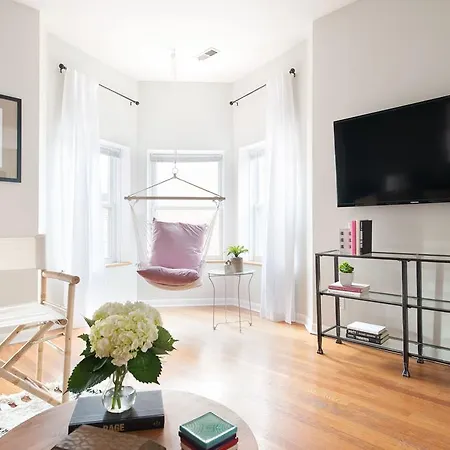 Aparthotel Four-bedroom On N Orchard Street Apt 3 Chicago