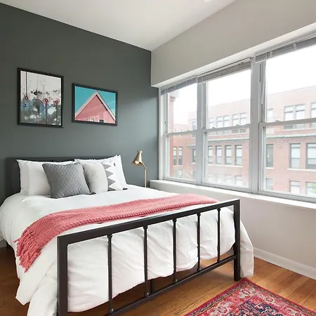 Four-bedroom On N Orchard Street Apt 3 Aparthotel