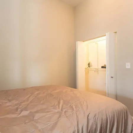 Wicker Park Apartment *