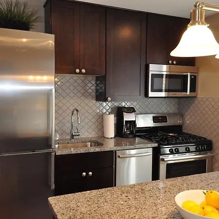 Roscoe Village Guest house