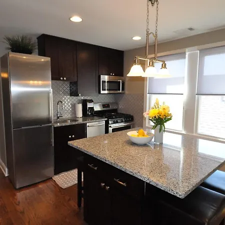 Roscoe Village Guest house Chicago