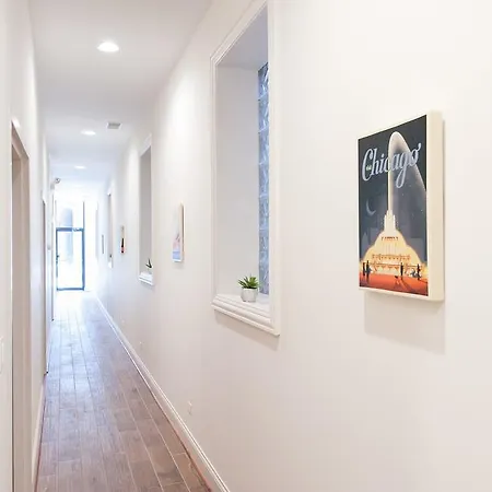 Studio On W Fullerton Avenue Apt B Chicago