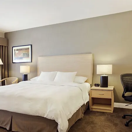 Hotel Versey Lincoln Park