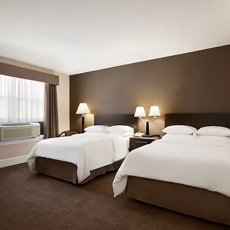 Versey Lincoln Park Hotel