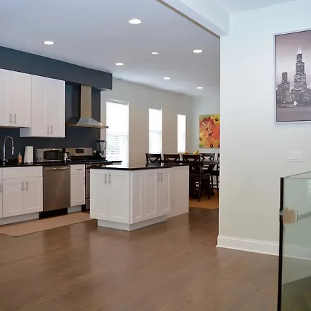 Beautiful 2 Bedroom By The Lake *