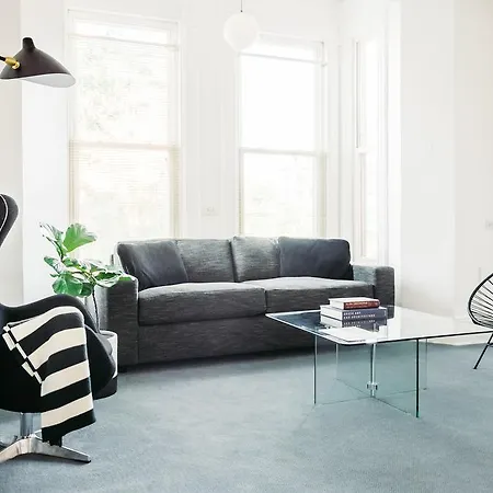 An Exquisite Blend Of Historic & Modern - Lincoln Park Chicago