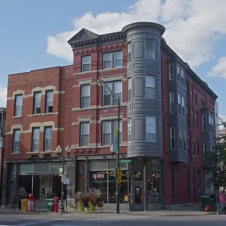 An Exquisite Blend Of Historic & Modern - Lincoln Park Holiday home *