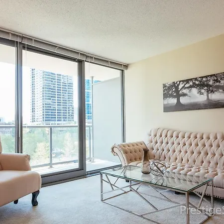 Lake Shore East Apartment *