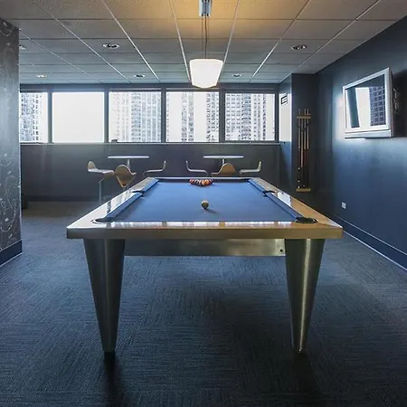 Lake Shore East Apartment *