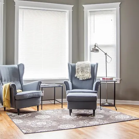 A Stone's Throw From Wrigley Field/boystown - 4br *